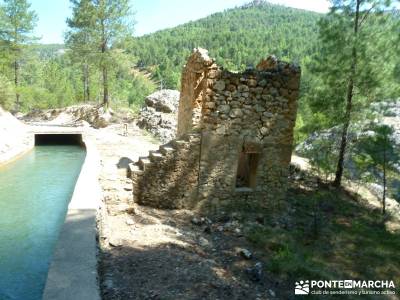 Hoz de Tragavivos; asociaciones de montaña madrid; rutas excursiones;laguna de sanabria